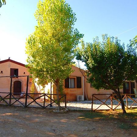 Agriturismo Terra Di Pace Noto Exterior photo