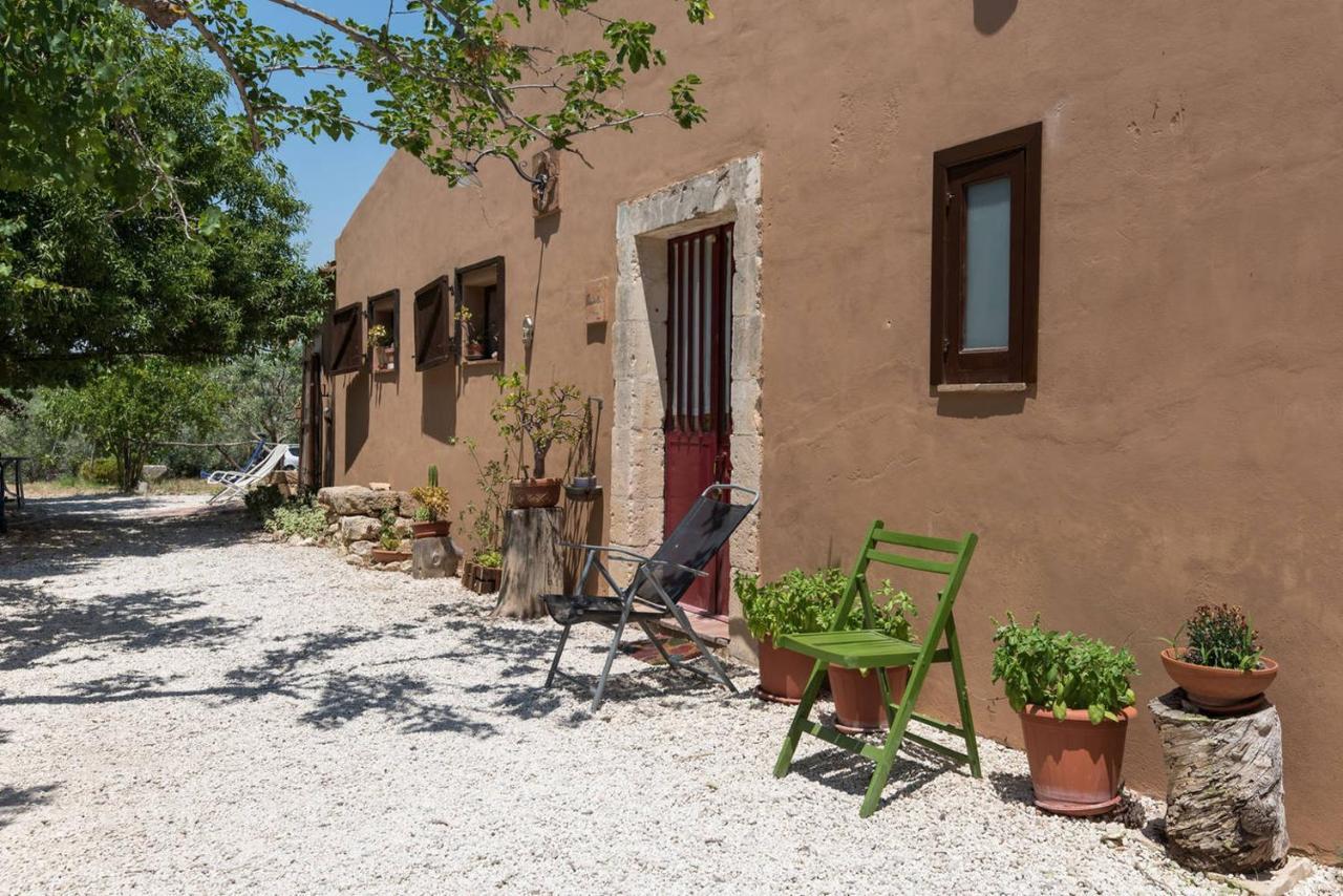 Agriturismo Terra Di Pace Noto Exterior photo
